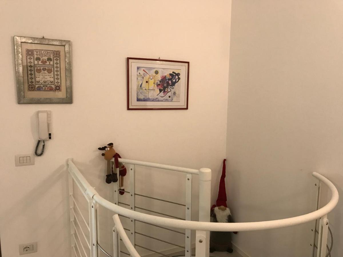 Casa Mary Due - Trilocale Con Giardino Privato A Due Passi Dal Lago Сірміоне Екстер'єр фото